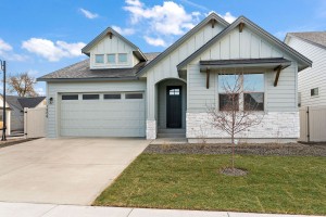 2-web-or-mls-1806-N-Black-Elm-Ln-2