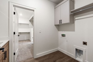 32-web-or-mls-1806-N-Black-Elm-Ln-32