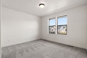 5-web-or-mls-1806-N-Black-Elm-Ln-5